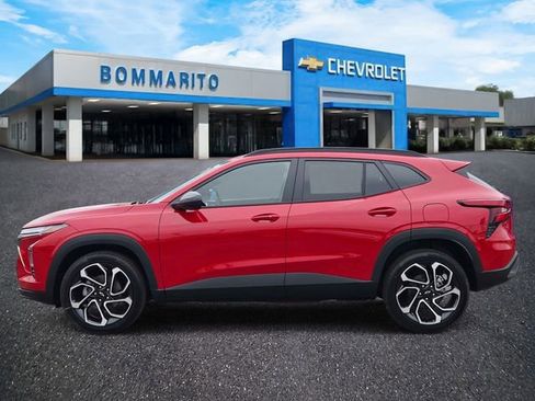 New 2026 Chevrolet Trax RS w/ Sunroof Package FWD image 2
