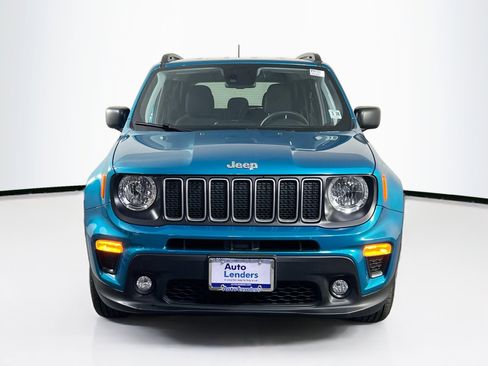 Used 2022 Jeep Renegade Latitude w/ Convenience Group image 2