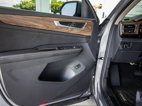 Certified 2024 Volkswagen Atlas SE FWD image 20