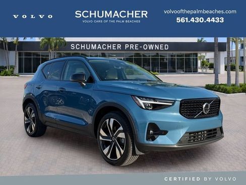 Certified 2025 Volvo XC40 B5 Ultra AWD/4WD image 1