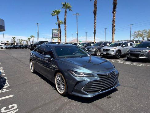 Used 2019 Toyota Avalon Limited w/ Advanced Safety Package FWD image 3