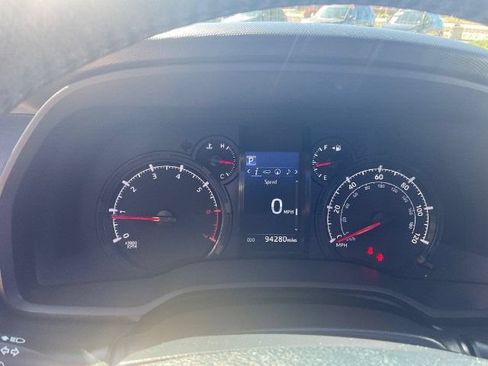 Used 2020 Toyota 4Runner SR5 Premium w/ Moonroof Package AWD/4WD image 24