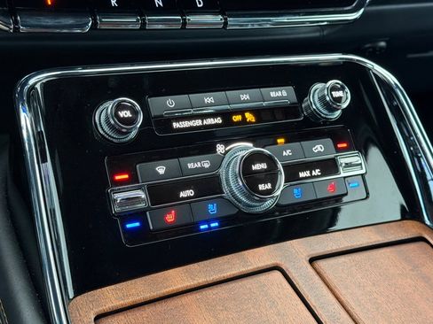 Used 2022 Lincoln Navigator Black Label AWD/4WD image 25