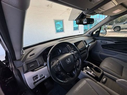 Used 2016 Honda Pilot Touring image 11