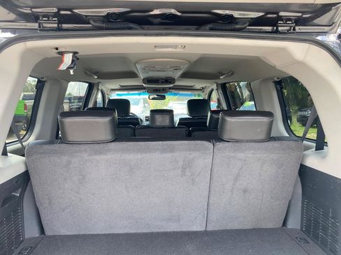 Used 2011 Nissan Armada SL w/ DVD FES Pkg RWD image 18
