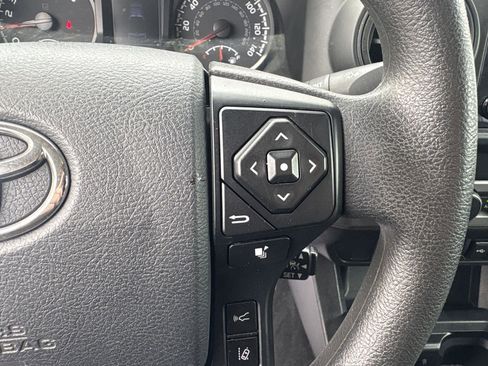 Used 2020 Toyota Tacoma SR AWD/4WD image 17