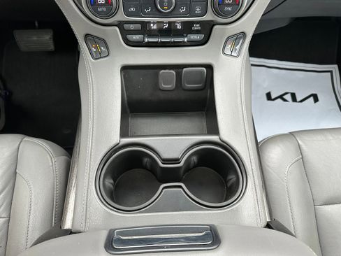 Used 2019 Chevrolet Suburban LT image 41