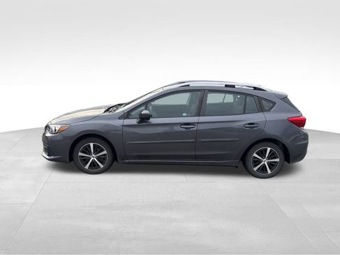 Used 2022 Subaru Impreza Premium image 2