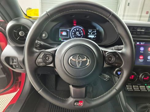 Used 2023 Toyota GR86 RWD image 13