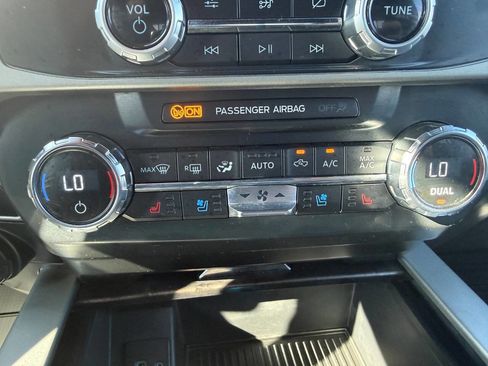 Used 2022 Ford F450 Lariat w/ Lariat Value Package AWD/4WD image 25