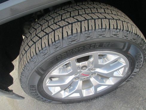 Used 2017 GMC Sierra 1500 SLT w/ SLT Premium Package image 13