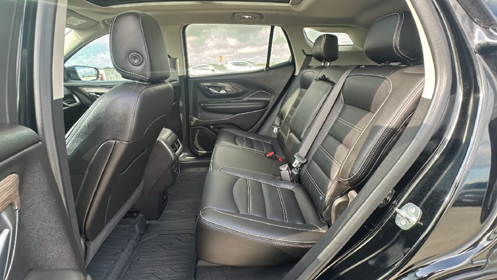 Used 2024 GMC Terrain Denali w/ Black Diamond Edition AWD/4WD image 34