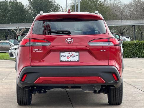 Certified 2023 Toyota Corolla Cross XLE image 6