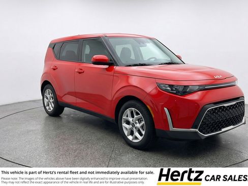 Used 2025 Kia Soul LX w/ LX Technology Package FWD image 1