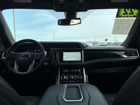 Used 2022 GMC Yukon Denali image 15