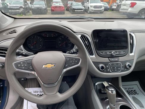 Used 2020 Chevrolet Malibu LT image 35