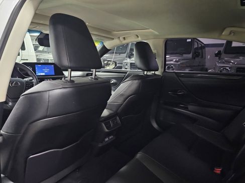 Used 2023 Lexus ES 350 image 7