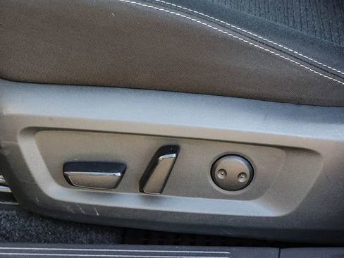 Used 2023 Nissan Rogue SV image 23