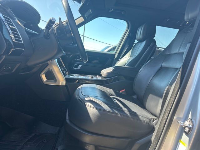 Used 2019 Land Rover Range Rover AWD/4WD image 8
