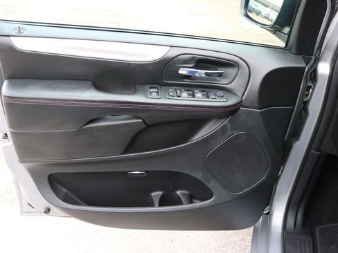 Used 2020 Dodge Grand Caravan GT image 10