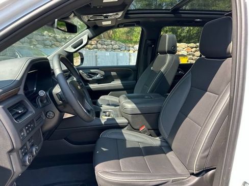 Used 2023 Chevrolet Tahoe Premier AWD/4WD image 16