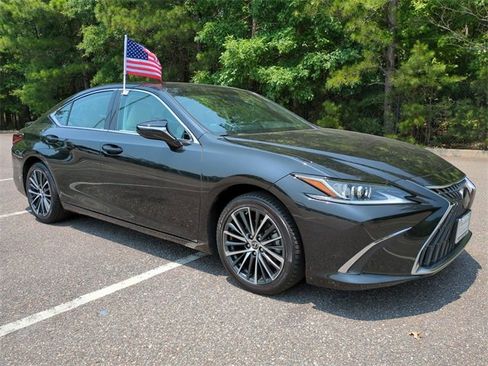 Used 2022 Lexus ES 350 w/ Premium Package image 2