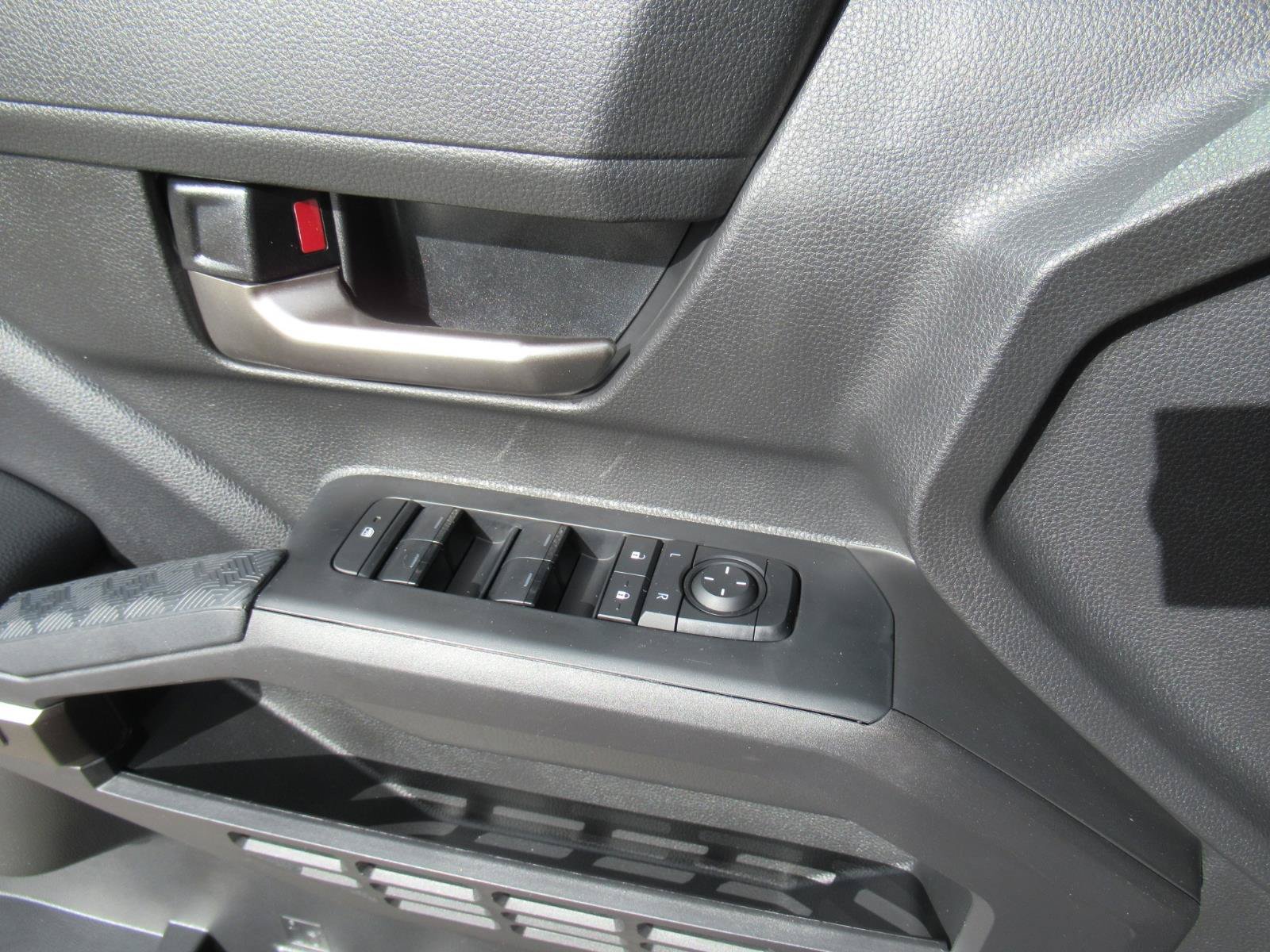 Used 2025 Toyota Tacoma TRD Sport AWD/4WD image 21
