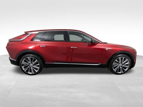 Used 2024 Cadillac Lyriq Luxury w/ LPO, Floor Liner Package image 23