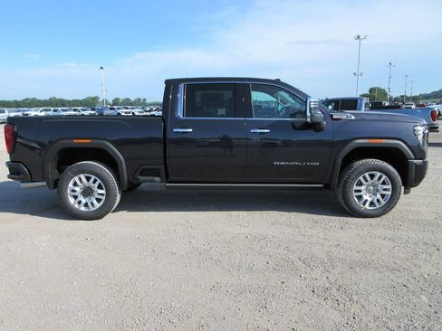 New 2026 GMC Sierra 2500 Denali AWD/4WD image 3