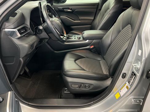 Used 2021 Toyota Highlander XSE AWD/4WD image 18