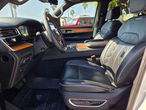 Certified 2024 Jeep Grand Wagoneer L Series III AWD/4WD image 12
