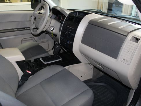Used 2011 Ford Escape XLS w/ 101A Rapid Spec Order Code FWD image 22