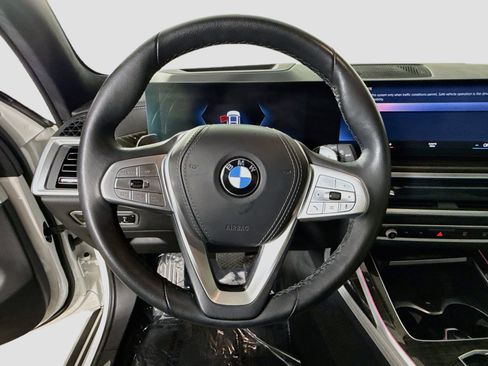 Used 2023 BMW X7 xDrive40i w/ Parking Assistance Package AWD/4WD image 13