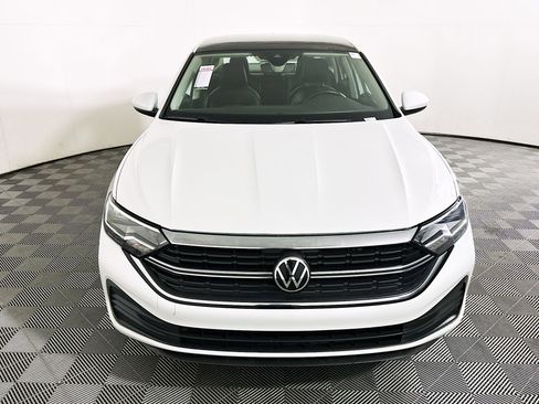 Used 2023 Volkswagen Jetta SE w/ Panoramic Sunroof Package image 8