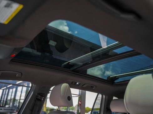 Used 2019 Volkswagen Tiguan S AWD/4WD image 13