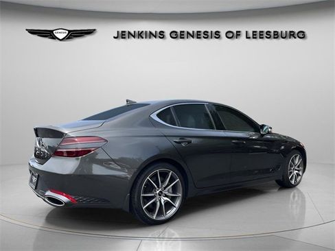 Used 2025 Genesis G70 2.5T image 3