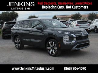 New 2026 Mitsubishi Outlander SE video 1