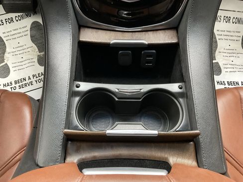 Used 2018 Cadillac Escalade Premium Luxury image 19