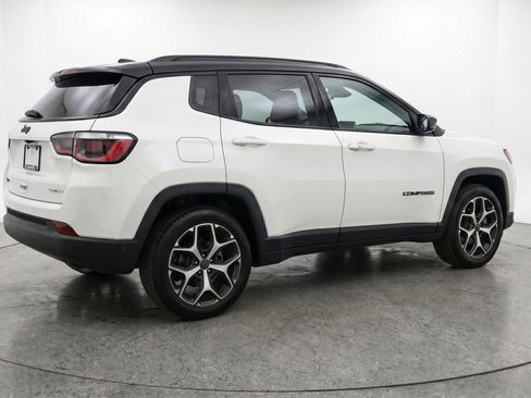Used 2025 Jeep Compass Limited AWD/4WD image 9
