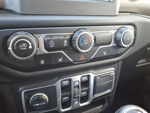 Used 2018 Jeep Wrangler Unlimited Sport S image 41