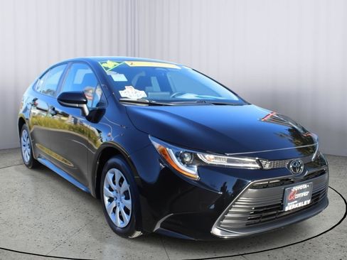 Used 2024 Toyota Corolla LE image 1