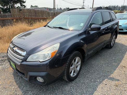 Used 2013 Subaru Outback 2.5i Premium AWD/4WD image 1