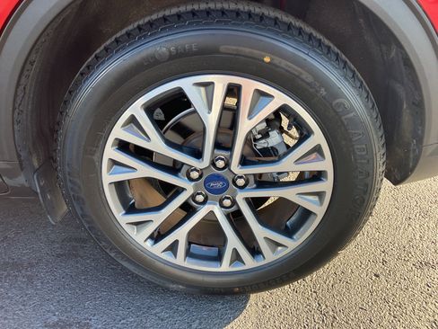 Used 2021 Ford Escape SEL image 16