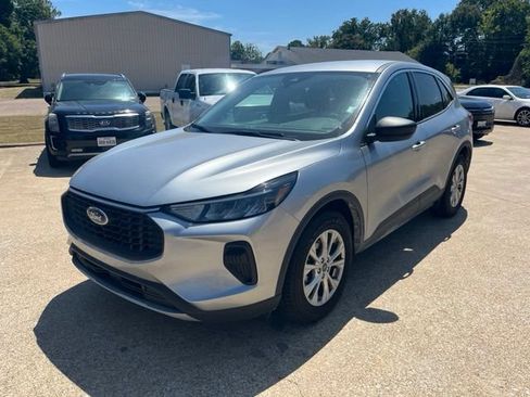 Used 2024 Ford Escape Active FWD image 2
