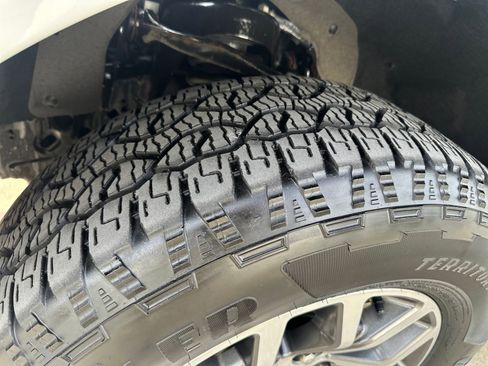 Used 2021 Ford F150 Lariat w/ FX4 Off-Road Package image 29