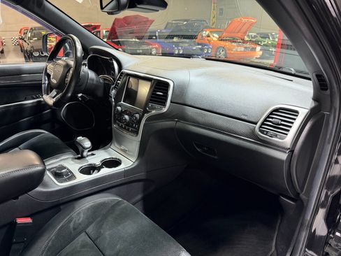 Used 2014 Jeep Grand Cherokee SRT8 w/ Luxury Group II AWD/4WD image 40
