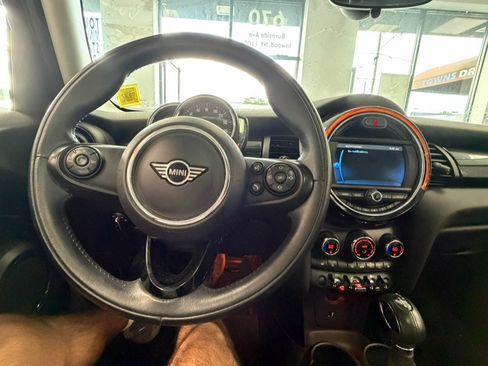 Used 2019 MINI Cooper 4-Door Hardtop FWD image 45