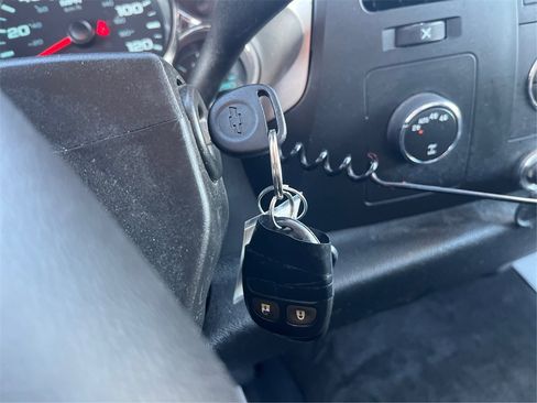 Used 2013 Chevrolet Silverado 1500 LT image 28