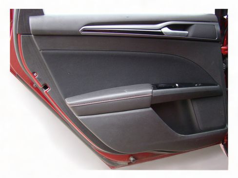 Used 2019 Ford Fusion Titanium image 24