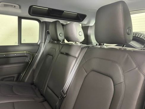 Certified 2026 Land Rover Defender 110 X-Dynamic SE image 25